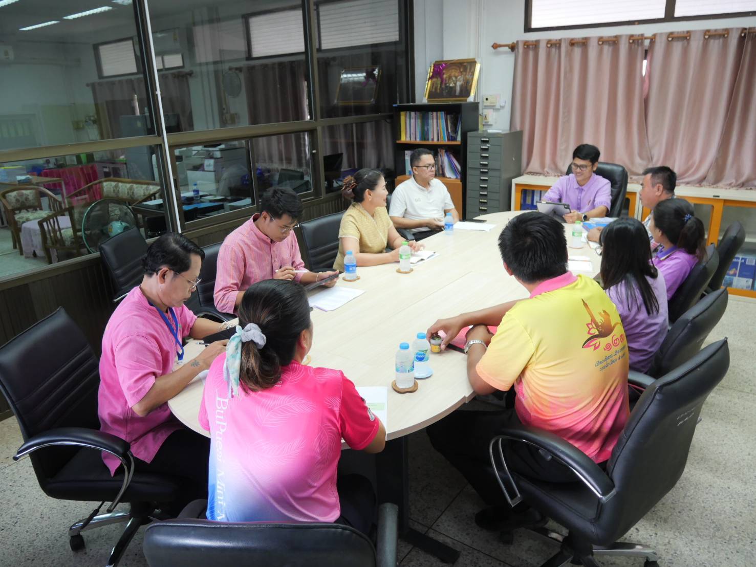 พช.น้ำยืนร่วมประชุมหารือแนวทางการจัดกิจกรรมฝึกอาชีพให้แก่ผู้ประสบภัยในพื้นที่อำเภอน้ำยืน