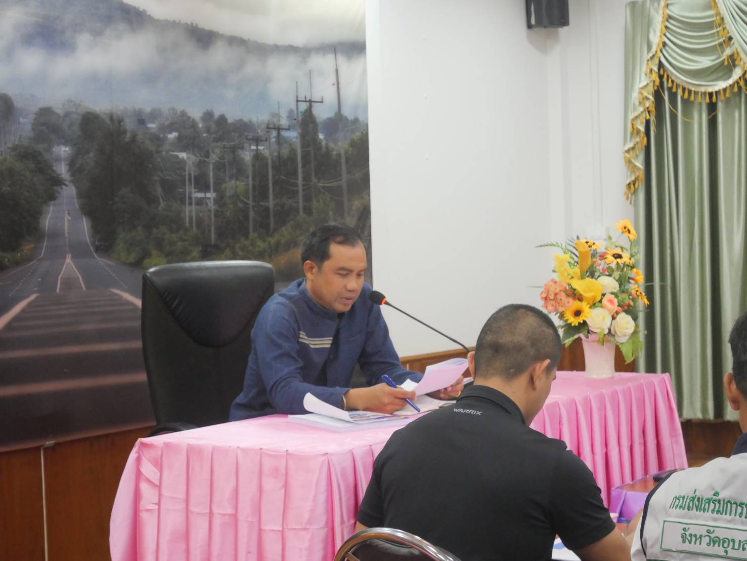 UB Smart ! พช.อุบลฯ สพอ.น้ำยืน ร่วมประชุมคณะทำงานสนับสนุนการตรวจประเมินนายอำเภอแหวนเพชร ระดับเขต