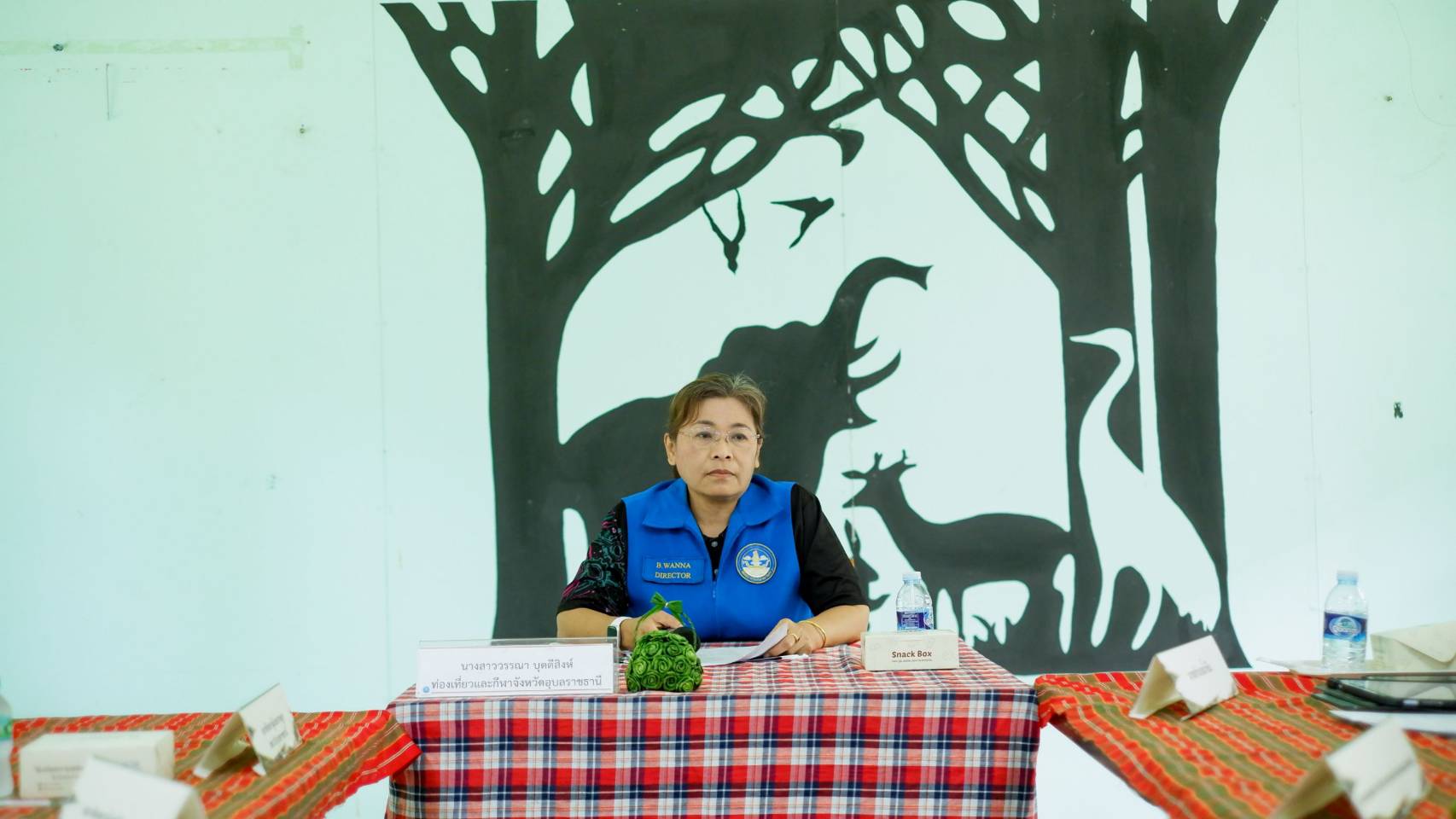 สพอ.น้ำยืน ร่วมประชุมเทศกาลชมปรากฏการณ์กุ้งเดินขบวน ณ แก่งลำดวน อำเภอน้ำยืน จังหวัดอุบลราชธานี ประจำปี 2569